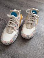 Nike Air Huarache – Limitierte Edition | Neu & Ungetragen Hessen - Amöneburg Vorschau