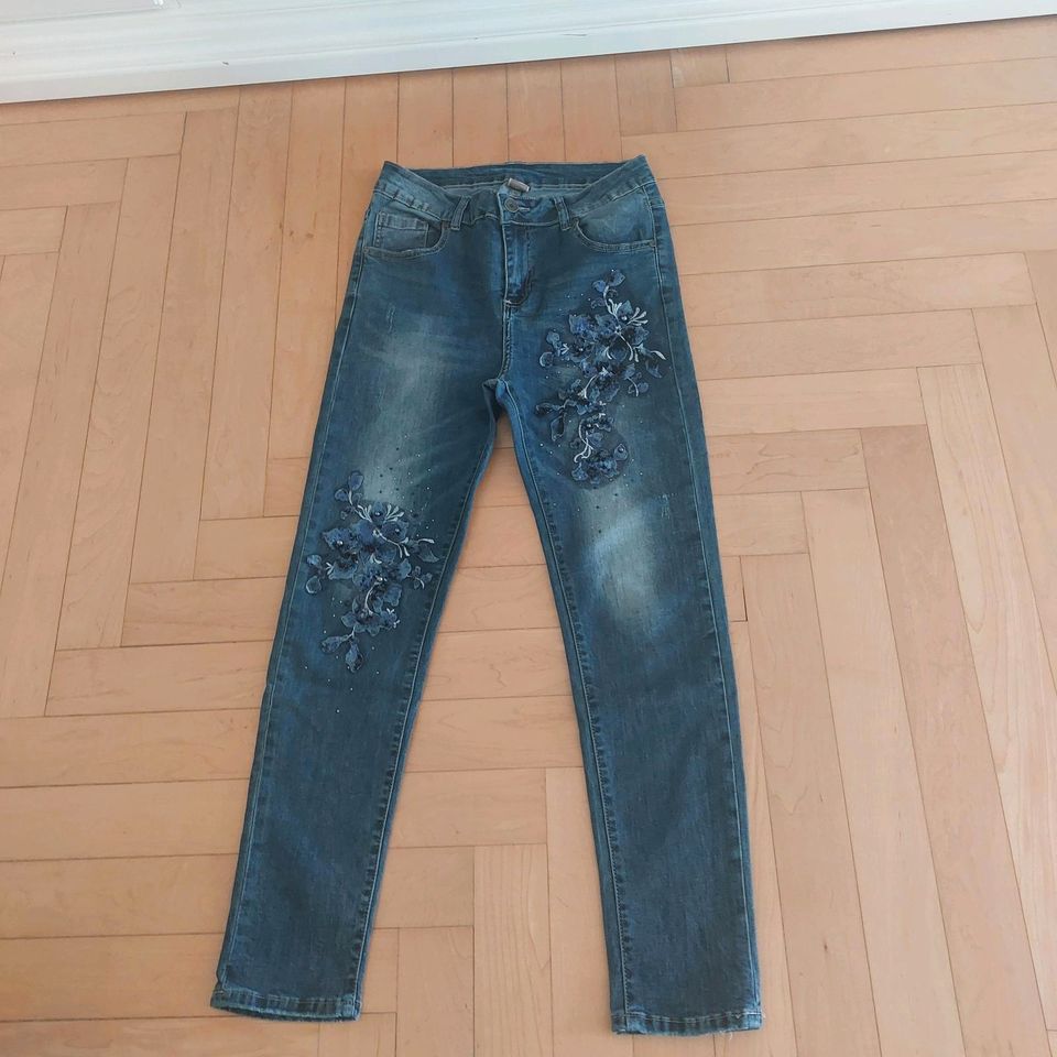 Fashion Jeans  Größe 38 mit Pailletten und Strass in Soest