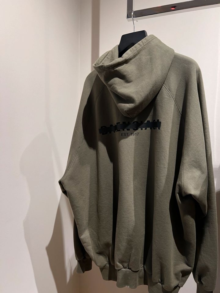 Balenciaga Strike 1917 Hoodie Pullover in Düsseldorf