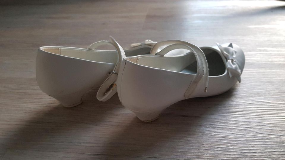 Ballerinas mit Absatz in Größe 34 weiß, Schuhe in Münnerstadt