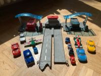 Disney ‚Cars‘  Sammlung 11 Autos mit Rampe 1 Flugzeug Planes Köln - Ossendorf Vorschau