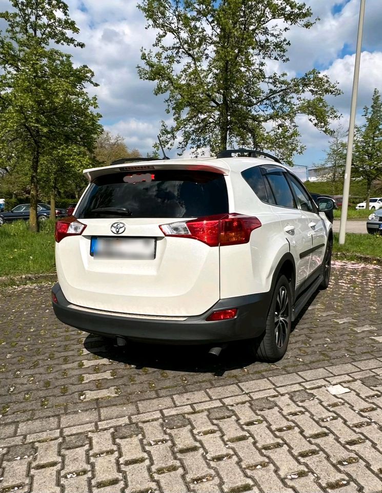 Toyota Rav4 2,2l 4x4 Keyless Entry and Go in Oberhausen