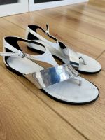 Ledersandalen Zara weiss silber Sandalen Zehentrenner Berlin - Lichtenberg Vorschau