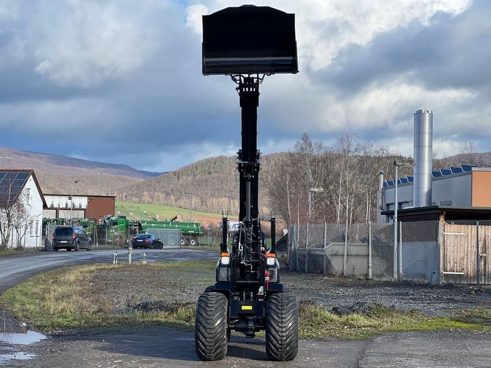 TELESKOPLADER H180 Hoftrac Kubota Kompaktlader Radlader Fronlader in Teterow