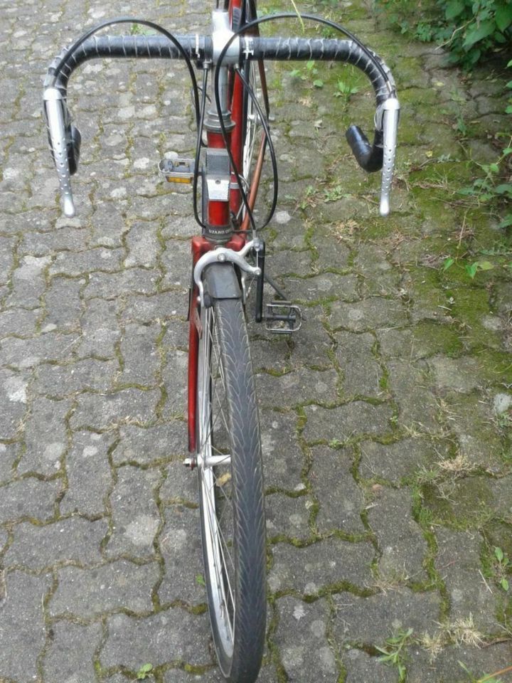 Schickes, rotes classic Rennrad, 28 Zoll, Rahmenhöhe 57cm, Damen in Geschendorf