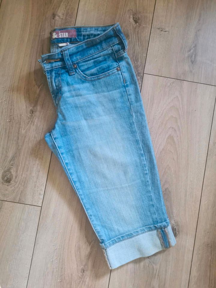 Jeans 34 xs Damen Mädchen caprihose knielang in Bochum