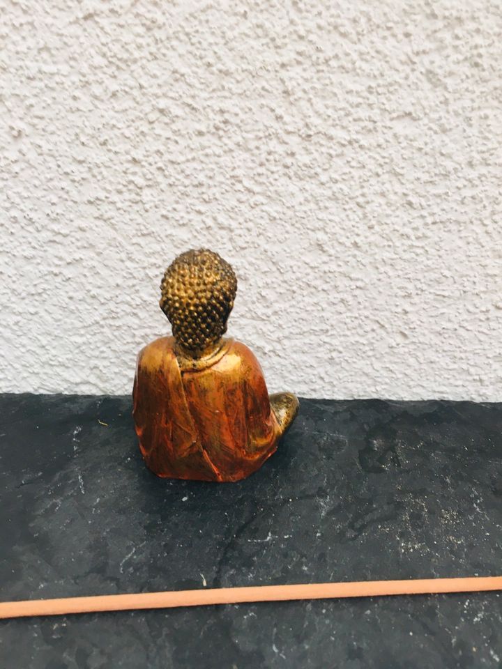 Buddha, Räucherstäbchen Halterung in Erlenbach am Main 