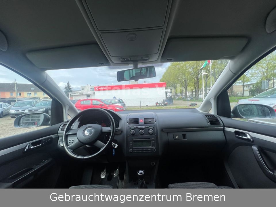 Volkswagen Touran 1.9TDI Highline *TÜV NEU*Klimaaut.*SHZ* in Bremen