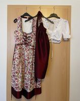 Dirndl / Kleid mit Schürze & Bluse (geblümt/weinrot) Niedersachsen - Holzminden Vorschau