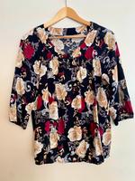 3/4-Arm-Shirt mit Rosen-Print München - Hadern Vorschau