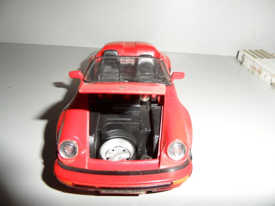 Porsche Speedster aus 1989 Maßstab 1:24 sehr guter Zustand in Achim