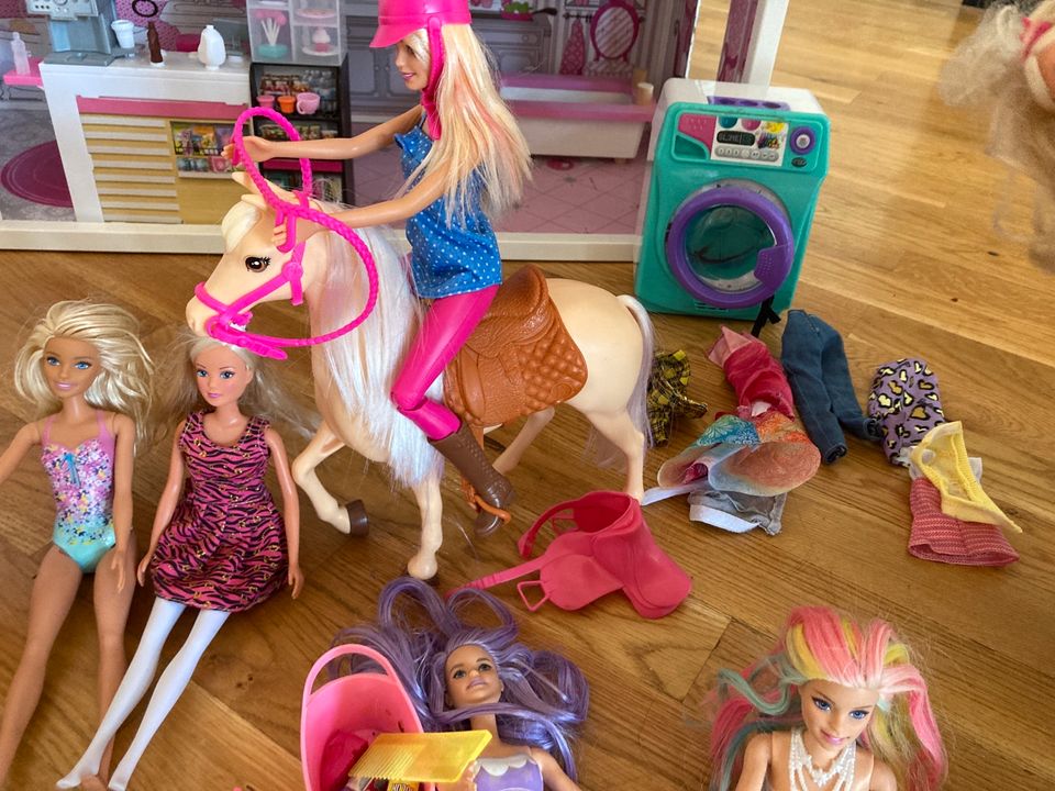 Barbie Puppen Meerjungfrauen mit Zubehör in Düsseldorf