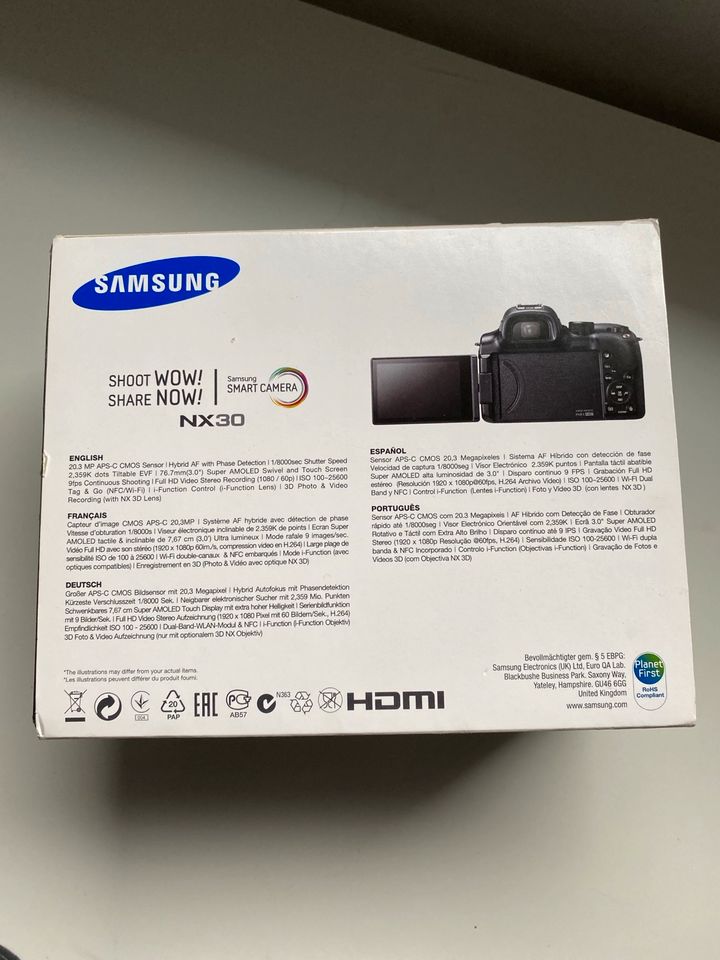 Samsung Systemkamera NX30 inkl. Objektiv in Kirchberg an der Murr