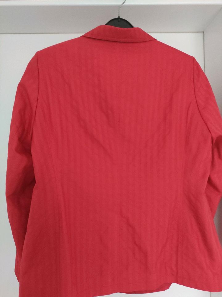 Frankenwälder Sommerjacke rot, Gr. 46 in Coesfeld