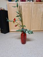 rote Glas Vase mit Trockenstrauß Gesamt 90 cm Nordrhein-Westfalen - Meinerzhagen Vorschau