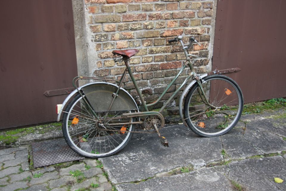 biete ein altes Mifa Damenrad als Bastlerprojekt an in Zehdenick