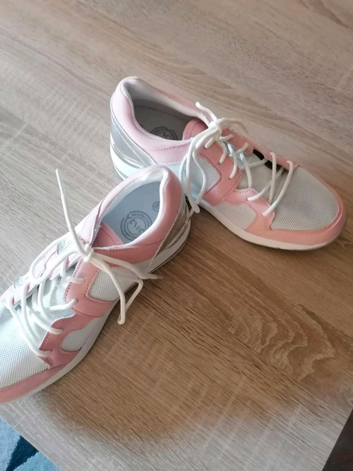 Mädchen/Damen Sneaker Gr.37 *neu* in Zeitz