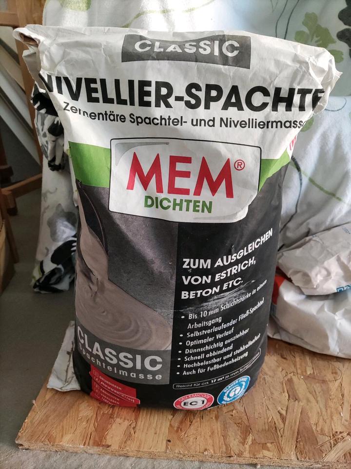 Nivellierestrich, Zementäre Spachtel- und Nivelliermasse, Hausbau in Prichsenstadt