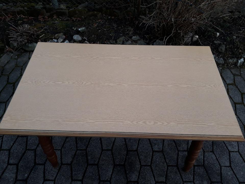 Holz Tisch 1,30 x 0,75m 75cm hoch Küche Esstisch Esszimmer in Winhöring