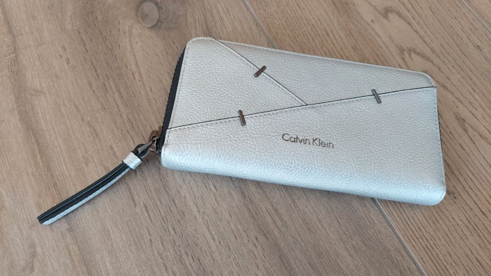 Calvin Klein Damen Geldbörse Luna Large Geldbeutel Liebeskind in Bayreuth