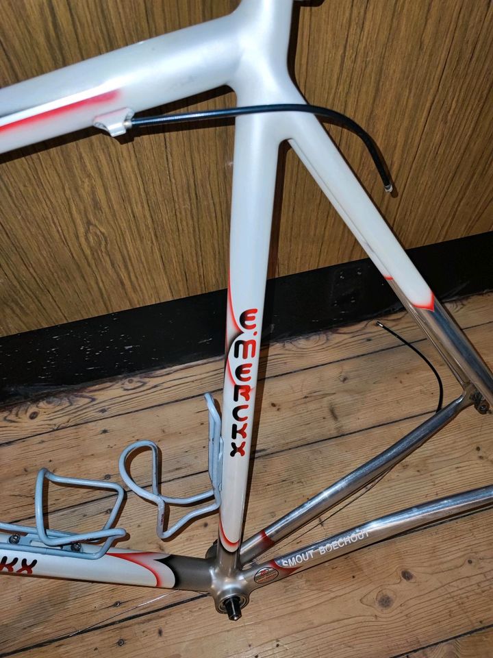 Rennrad Eddy Merckx Alu Rahmen Rahmenset groß RH 63 in Medebach