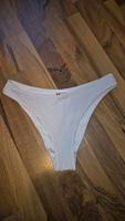 Bikinihose Bikinihöschen weiß High Leg Cheeky gerippt H&M Gr.40 Baden-Württemberg - Fellbach Vorschau