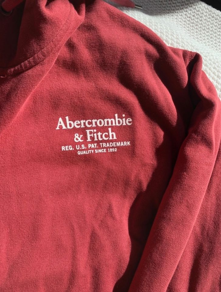 Rote Abercrombie&Fitch Sweatshirtjacke in Bocholt