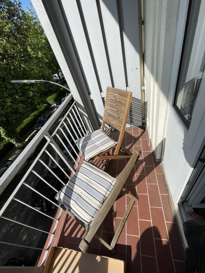 2 x Holz-Klappstuhl inkl. Auflage für Balkon Terrasse oder Garten in Hamburg