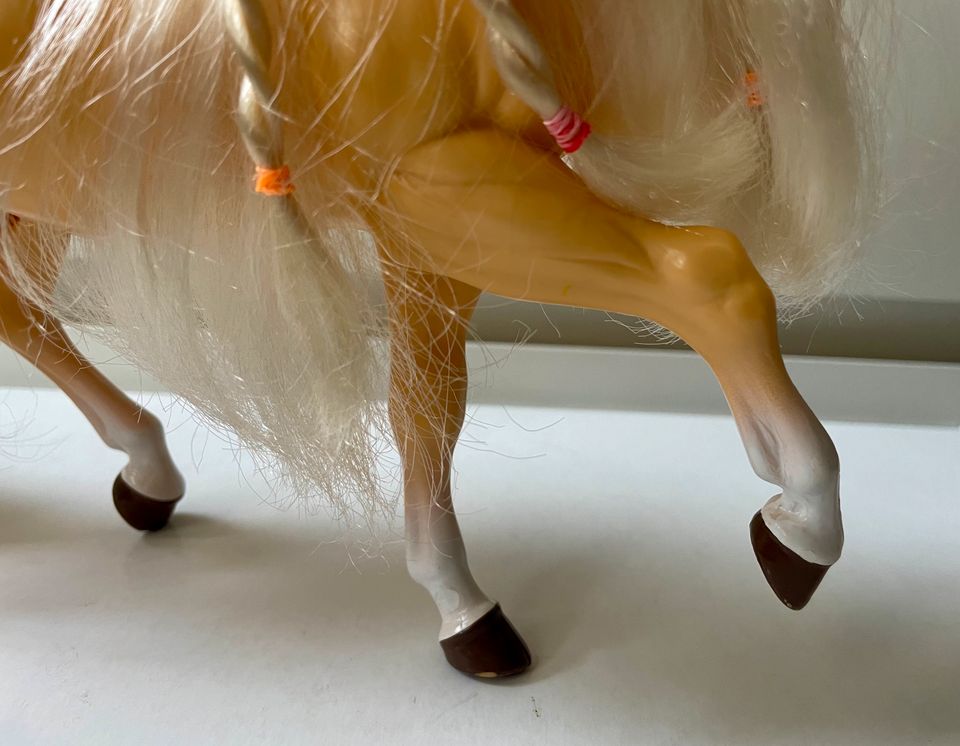 Mattel / Barbie-Pony „Gipsy“ / guter Zustand / bespielt in Waldheim