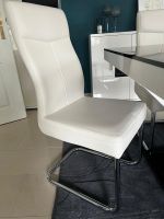 Vier weiße Stuhle zu verkaufen. Niedersachsen - Dörpen Vorschau
