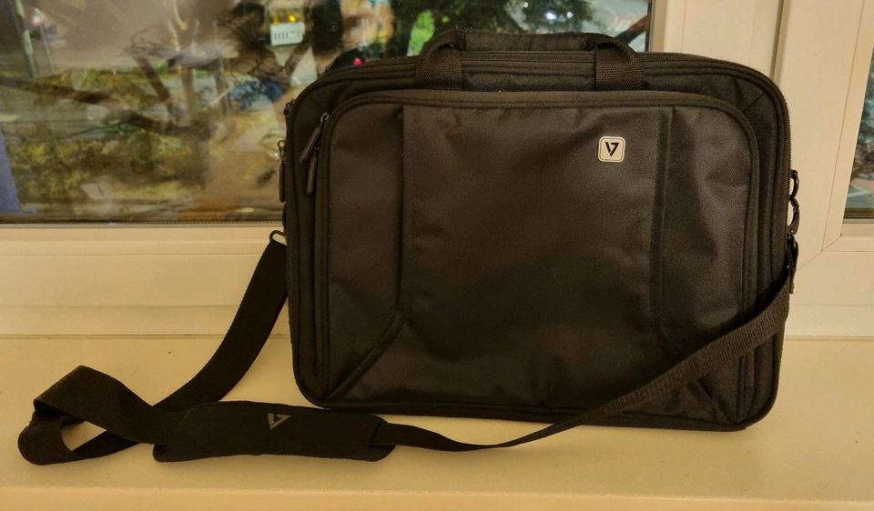 V7 Professional Eco-Friendly CCP16-ECO-BLK - Laptoptasche in Frankfurt am Main