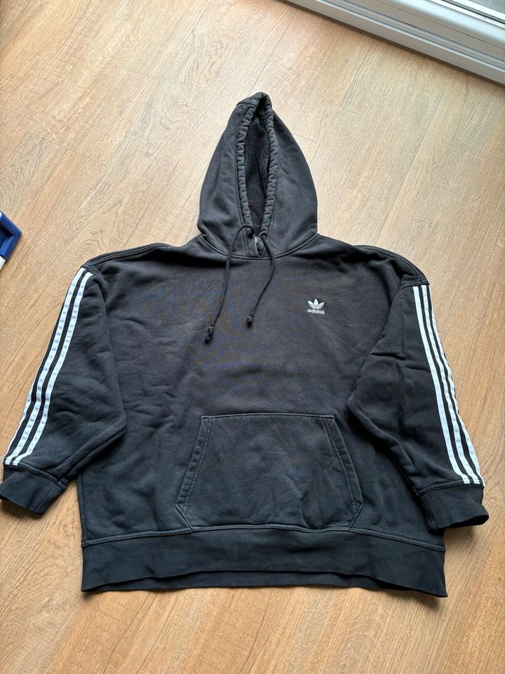 Adidas Pullover Oversize Damen 38/M in Reinbek