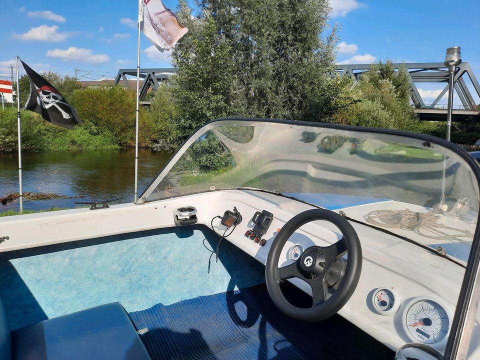 15 ps Motorboot Fiberline g10 in Celle