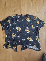 H&M Damen T-Shirt Gr. M schwarz mit Blumen Nordrhein-Westfalen - Reichshof Vorschau