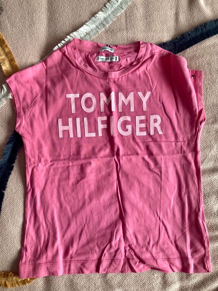 T-shirt xs s Tommy Hilfiger Guess in Trier