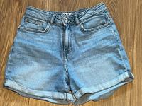 Only kurze Jeans Gr. S in hellblau Top Zustand Nordrhein-Westfalen - Kerpen Vorschau