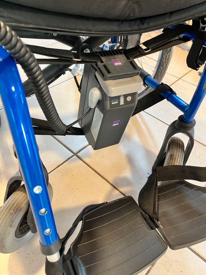Elektrischer Leichtgewicht-Rollstuhl „Vermeiren D200“ in Mainz