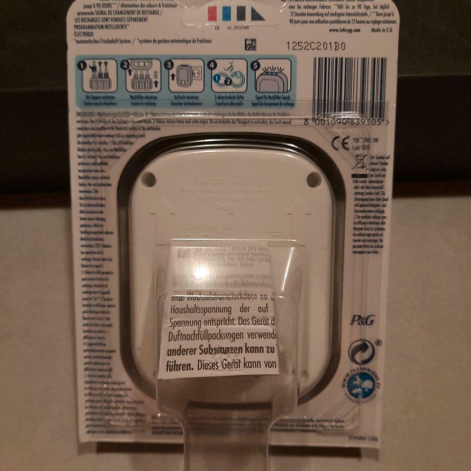 Febreze 3 Volution Duftstecker **NEU** in Ottenhöfen