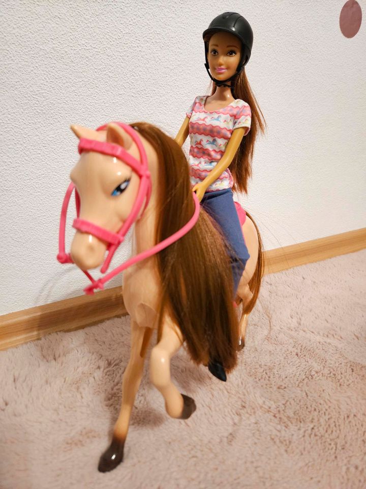 Barbie mit Pferd in Herxheim bei Landau/Pfalz