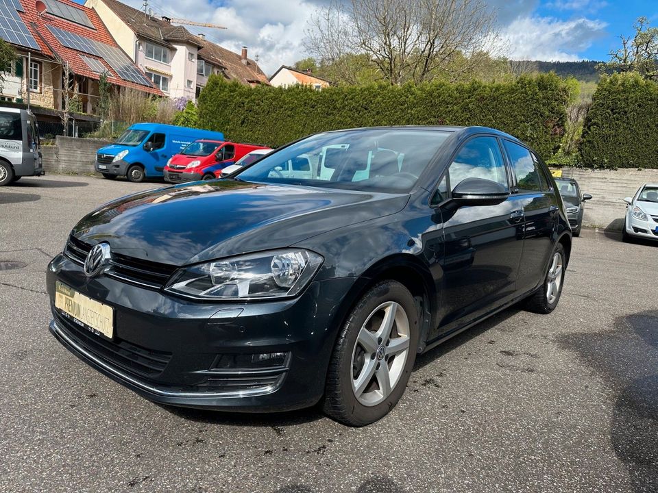 Volkswagen Golf VII Lim. Allstar 1.4 BMT,SHZ,PDC,ALU,AHK in Wehr