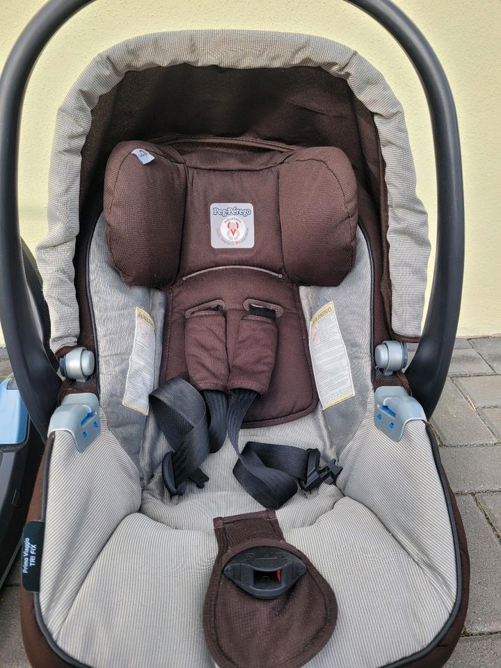 Babyschale mit Station Peg-Perego 0-13 kg in Torgelow