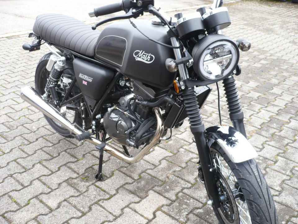 Mash 125 Black Seven  LC ABS in Friedberg