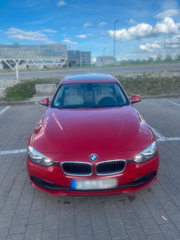 BMW 320D Touring -Automatik Navigation TÜV F31 in Neufahrn