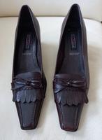 Leder Schuhe Gr. 41 5th-Avenue Leder Schuhe kleiner Absatz Nordrhein-Westfalen - Mönchengladbach Vorschau
