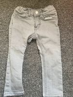 Graue Jeanshose Größe 92 Niedersachsen - Diepholz Vorschau