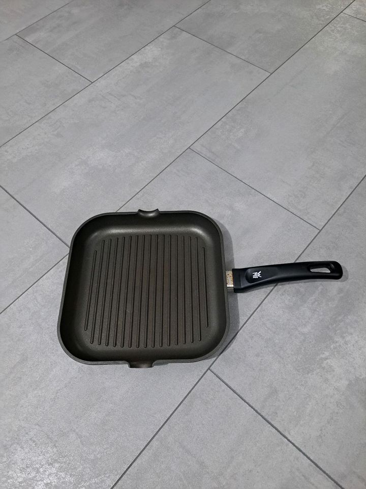 WMF Grillpfanne 27x27 cm mit Ausguss, Aluminium beschichtet, Stea in  Wandsbek - Steilshoop | eBay Kleinanzeigen ist jetzt Kleinanzeigen