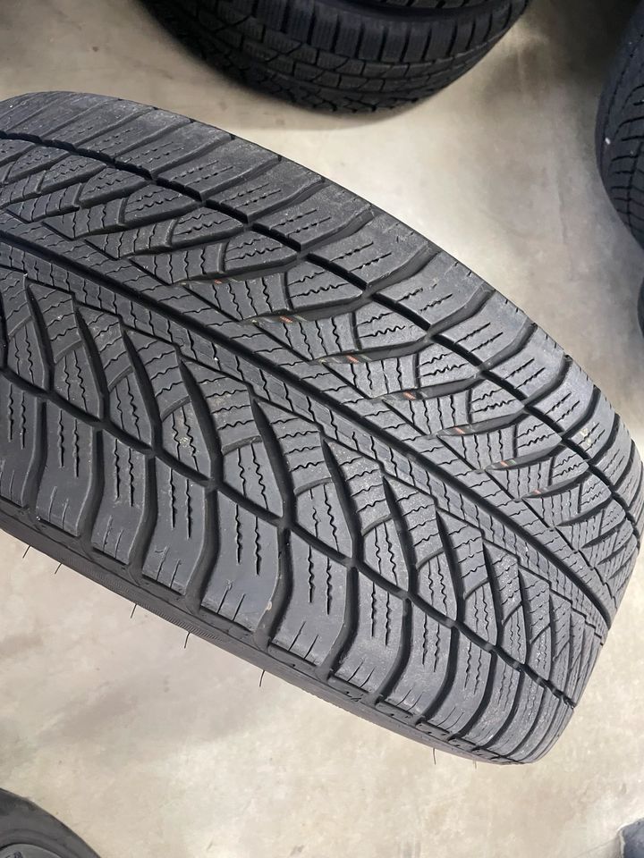 Originale BMW 5er G30 G31 Winterreifen Räder 245/45 R18 Zoll in Oberhonnefeld-Gierend