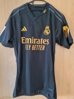 Original Real Madrid Trikot Größe S gekauft in Barcelona 3 M.alt Niedersachsen - Hessisch Oldendorf Vorschau