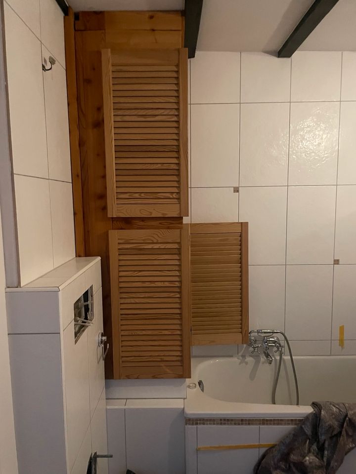 Badezimmerschrank Eckschrank in Gummersbach