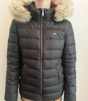 Tommy Jeans Winterjacke Damen Größe M schwarz Nordrhein-Westfalen - Herford Vorschau